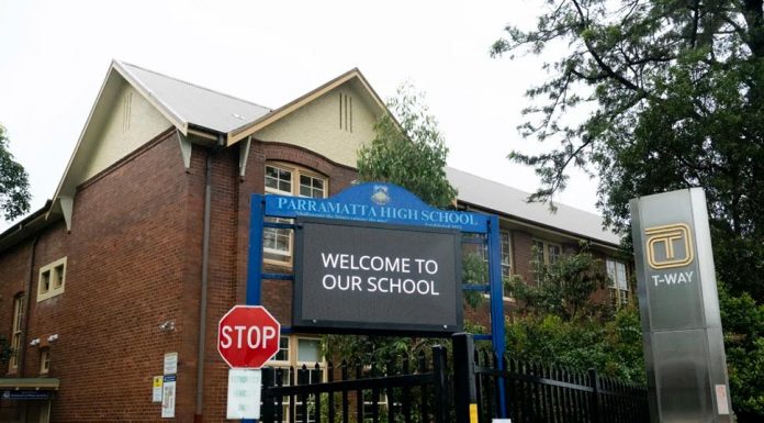 명문 공립학교 쏠림 현상 Parramatta High School rejected hundreds of out-of-area applications last year.CREDITRHETT WYMAN