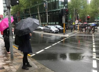 NSW 상공에 1주일 동안 비 폭탄 Rain will fall across NSW for the next seven days. (9NEWSPaul Riethmuller)
