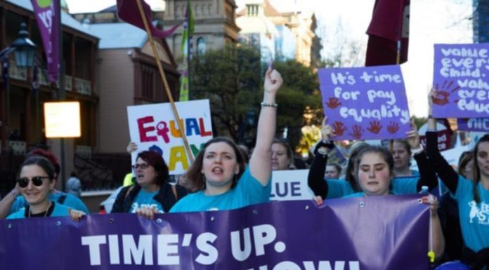호주 여성들이 여전히 직면하고 있는 큰 문제 The pay gap has barely shifted for decades despite social change and well-meaning governments. Credit AAPThe pay gap has barely shifted for decades despite social change and well-meaning governments. Credit AAP