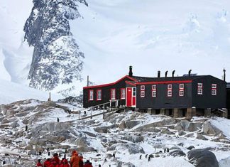 남극 우체국 구인 광고 독특한 근무 조건 Port Lockroy post office in Antarctica. Picture Supplied