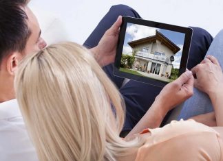 ‘시드니 주택가격 15%하락’ 경고 매물 러쉬 Some Australians are still jumping into the property market, but many think it is no longer a good time to buy.CREDITANDREY POPOV