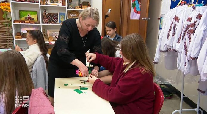 우크라이나인 난민들을 포용한 시드니 A thousand refugees from Ukraine are now in the warm embrace of Sydney. (Nine)