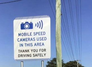 NSW, 속도위반 카메라에 15만 달러의 지출 계획 Ms Ward said there were 1000 fixed speed camera signs in NSW.