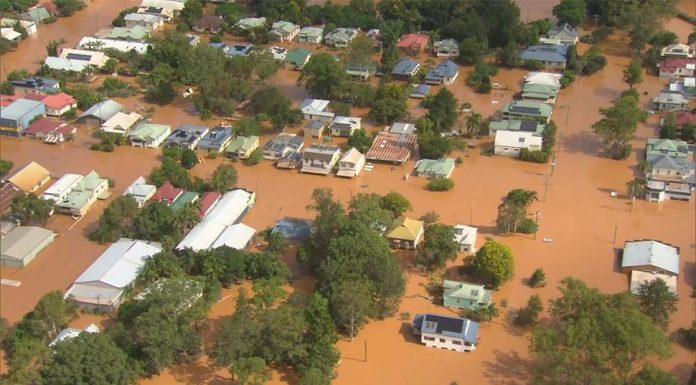 호주 주택 25곳 중 한 곳은 2030년까지 보험가입 불가 The Climate Council is warning one in every 25 Australian homes will be uninsurable by 2030 due to worsening weather. (9News)