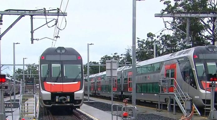 시드니의 도시간 철도(intercity train)에 대한 논쟁 httpswww.9news.com.aunationaldisputes-over-sydneys-intercity-train-fleets-continuefce0b06b-909d-44b2-ace7-d00cd907c416