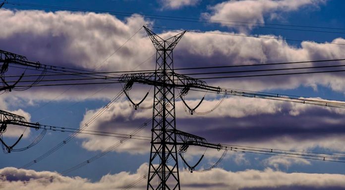 호주의 정전, 에너지 공급은 제대로 되고 있나? Blackouts in Australia's eastern states are unlikely, an expert has said. (Luis Enrique AscuiThe Age)