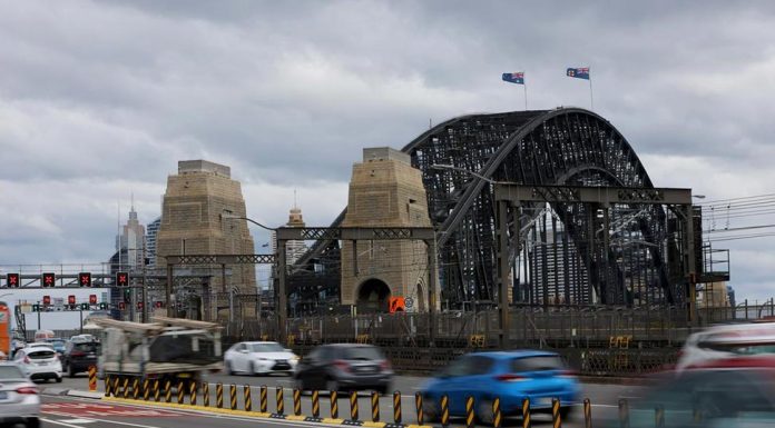 NSW 운전자, 최대 750달러 받는다 Drivers will be eligible for up to $750 back on their yearly toll expenses under the new scheme. Picture Damian Shaw