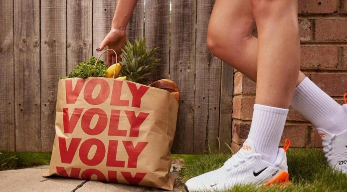 호주, 8개월만에 망한 회사들 Sydney-based VOLY is attempting to disrupt the grocery industry, promising customers delivery in 15 minutes or less.