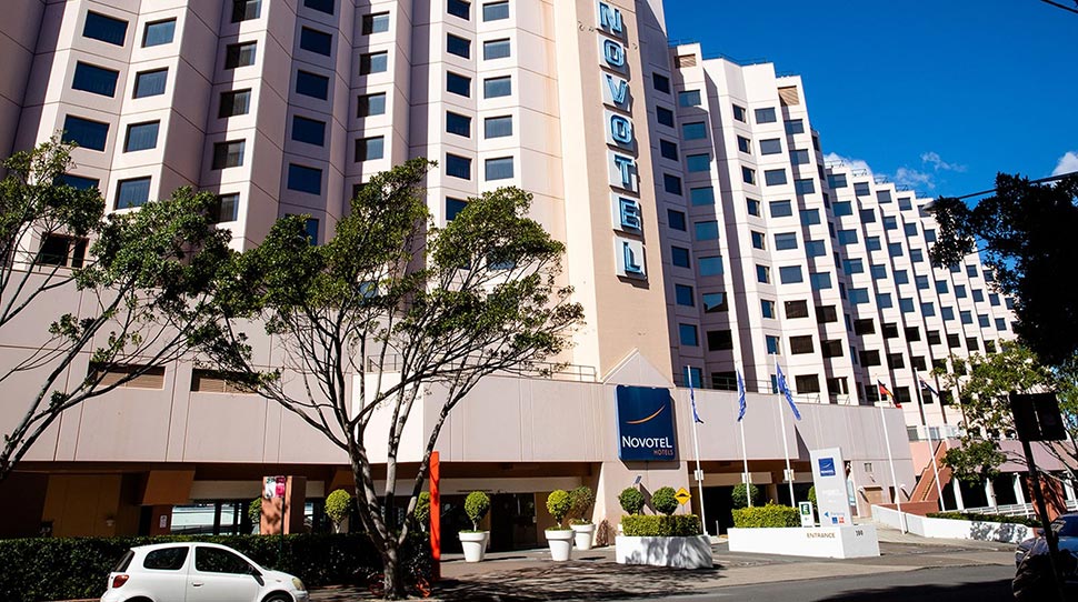 The Novotel quarantine hotel in Darling Harbour. (Edwina Pickles)
