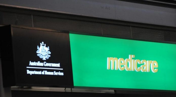 호주, 메디케어 문자 사기 경고 The text message, which has been circulating for roughly a week, demands recipients to order a free PCR test kit and directing them to a website that imitates Medicare.