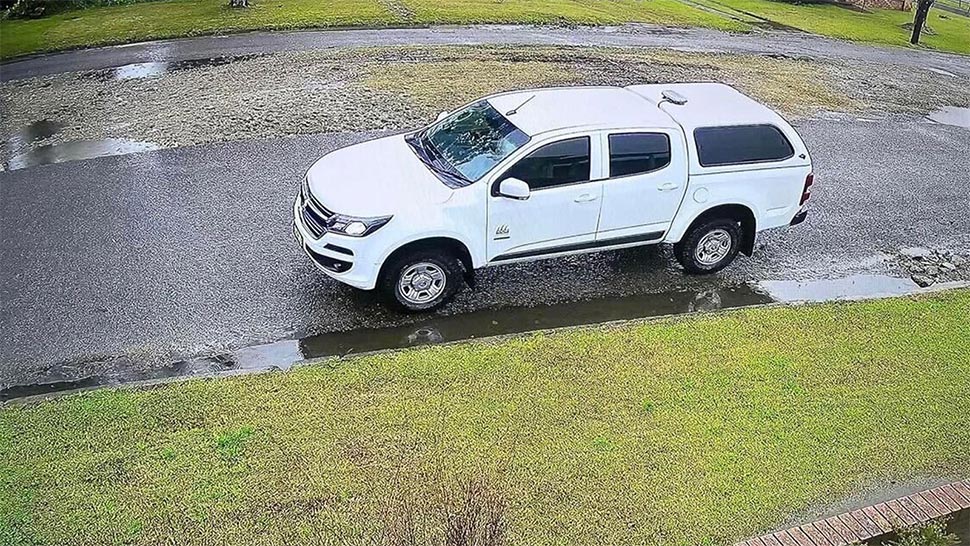 CCTV from Evans' neighbour shows the council ranger vehicle on the day of the fine. (Supplied)