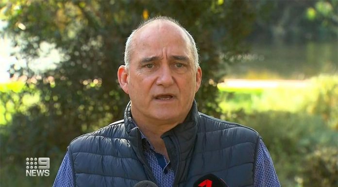 그들은 대처하지 못하고 있다 : WA 병원에 대한 의사 경고 Dr David Mountain accused the McGowan government of downplaying the risk to patients and says hospitals are haemorrhaging staff, as COVID and flu hits the system. (Nine)