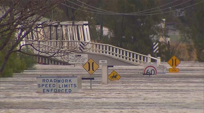 NSW 홍수 피해자들을 위한 정부 공동 기금 발표 Flooding in Wiseman's Ferry on the Hawkesbury in NSW, July. (Transport For NSW)