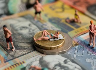 안정적인 노후생활 위해서는 얼마를 저축해야 할까 How much you need to save for a secure and happy retirement is one of the big questions all Australians will ponder. (Nine Dominic Lorrimer)