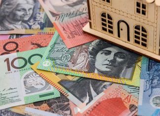 호주 금리 상승에 따른 주택담보대출 보유자에 대한 끔찍한 예측 Mortgage holders may be facing major costs as rates are expected to rise again. (Supplied)