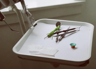 33세의 시드니 남성 치아 감염 치료 이후 숨진 채 발견