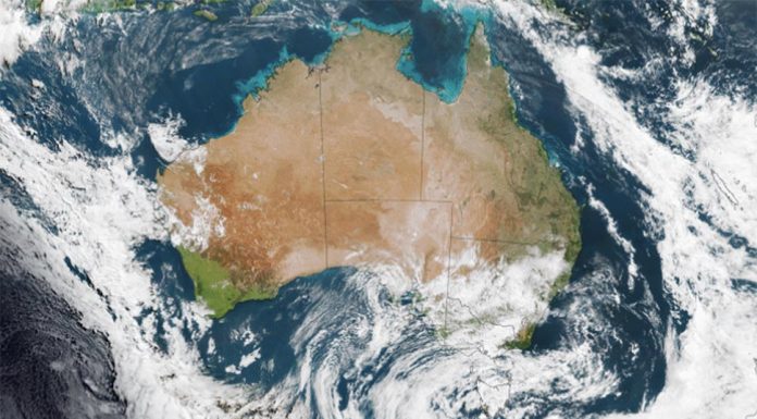 호주 앞으로 더 많은 비 예상 A large rain band has formed over Western Australia threatening to dump heavy falls over the state. (Weatherzone)