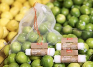 콜스, 일회용 비닐 봉지를 제거하기 위한 또 다른시도 Coles is encouraging customers to use its reusable produce bags. (Coles)