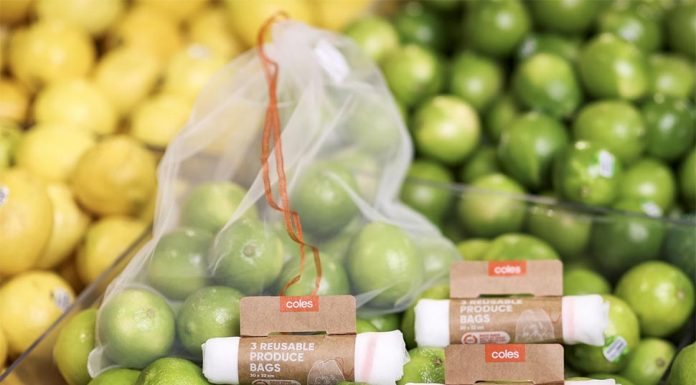 콜스, 일회용 비닐 봉지를 제거하기 위한 또 다른시도 Coles is encouraging customers to use its reusable produce bags. (Coles)
