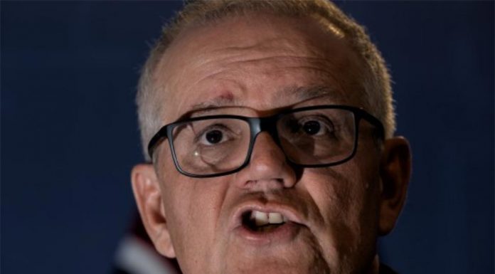 모리슨 전 총리 비밀리 5개장관 겸직 파문 Former prime minister Scott Morrison defended his secret appointments to five extra portfolios, saying emergency powers were necessary in a crisis.CREDITNICK MOIR