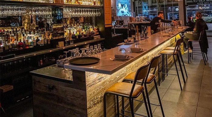 호주, 맥주 값이 최대 $15까지 인상 Pubs and bars are facing increased tax costs. (TheFork)