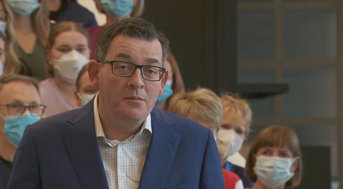 빅토리아 간호학과 또는 조산학과 학생에게 무료 학습 제공 Victorian Premier Daniel Andrews said the investment would help ease the significant pressure on the health system. (Nine)