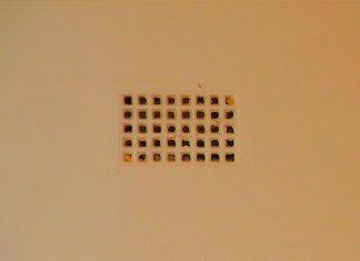 가정에서 전기세 절약하는 방법 Wall vents can allow heat to escape. (9News)