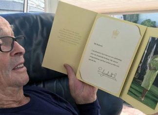 호주 100세 노인 엘리자베스 여왕의 사망직전 ‘100세 생일 편지’ 받아 Lloyd read so e of what the Queen wrote to him in the letter for David and Sylvia. (Today)