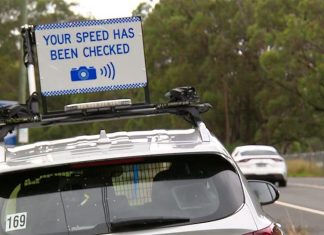 NSW 과속 단속 카메라, 더이상 숨지 못한다 Mobile speed camera operators in NSW will be prevented from hiding behind bushes and between cars to catch motorists. (Nine)