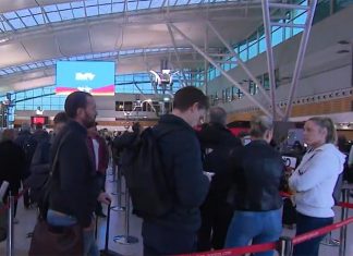 호주 노동자들의 파업 계획으로 공항 대란은 계속될 예정