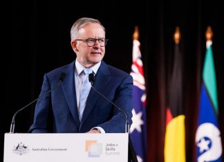 노인 연금자 노동력 유인 보너스 Prime Minister Anthony Albanese wrapping up the jobs and skills summit. “My starting point is in favour of giving people the security that comes with a path to permanent migration, a path to being an Australian citizen.”CREDITJAMES BRICKWOOD