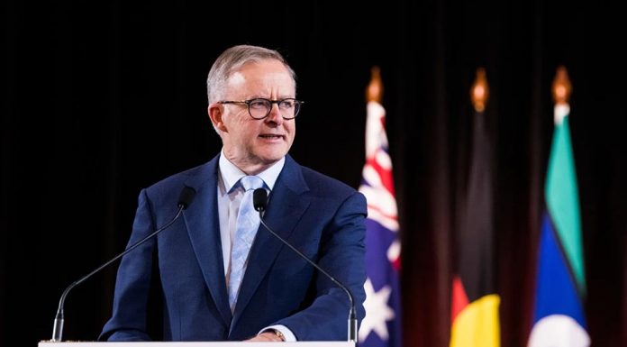 노인 연금자 노동력 유인 보너스 Prime Minister Anthony Albanese wrapping up the jobs and skills summit. “My starting point is in favour of giving people the security that comes with a path to permanent migration, a path to being an Australian citizen.”CREDITJAMES BRICKWOOD
