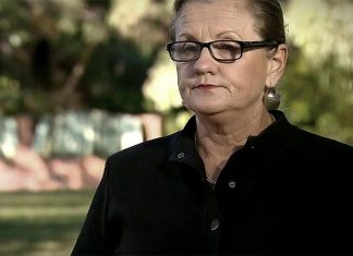 지역 시장이 가족도 모르게 어머니 유언장 집행자 돼 So far Williams refused multiple requests from 9News for an interview. (9News)