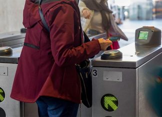NSW 노조와 정부의 싸움, 또 다른 국면, 21일 파업 무산 The New South Wales government is challenging the transport union's plan to turn off all Opal machines from next week. (Fairfax Media)