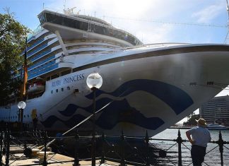 ‘루비 프린세스’에는 코로나19 없다고 생각한 ‘바보’ The Ruby Princess docked in Sydney at the very beginning of the COVID-19 pandemic in 2020. (Kate Geraghty)