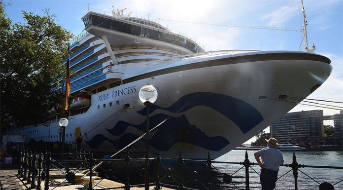 ‘루비 프린세스’에는 코로나19 없다고 생각한 ‘바보’ The Ruby Princess docked in Sydney at the very beginning of the COVID-19 pandemic in 2020. (Kate Geraghty)