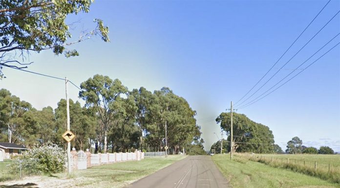 웨스턴 시드니 학교에서 냉장고 가스 누출로 ‘구토, 메스꺼움’ 호소 Wentworth Road at Orchard Hills. (Google Maps)