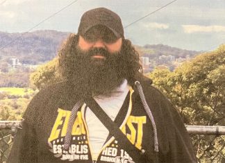 NSW, 재커리 리츠의 의심스러운 실종에 대한 지원 요청 Zachary Ritz, 45, was last seen at his Granville unit last October. (NSW Police)