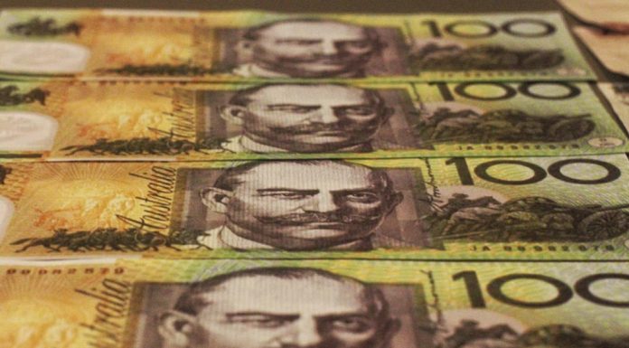 호주, 현금 사재기 우려 JOSHUA-HOEHNE-UNSPLASH