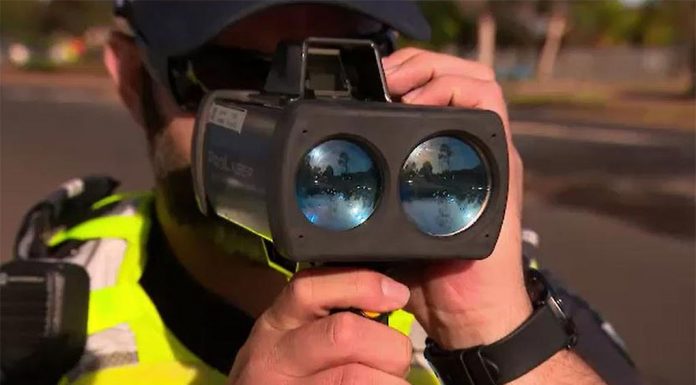 빅토리아 스쿨존의 과속 벌금, 경찰의 단속 기간 중 증가 Police crack down on speeding drivers in school zones. (Nine)-1