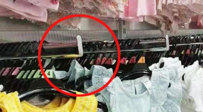 법정-Kmart, 눈을 다친 6세 소녀에게 6만 달러 지불 판정 She caught her eye on this hook. Picture Nine