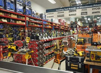 버닝스 종이 카탈로그 제작 종료 The hardware chain will move to promote its range via online channels. (Ian Tuttle Eye R8 Productions L)