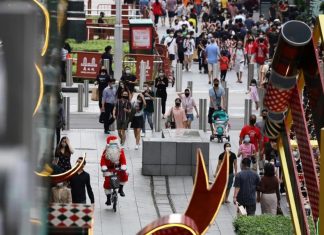 호주 크리스마스 러쉬 작별 11월 쇼핑 부상 The retail sector is expecting shoppers to get a jump on their spending, ahead of a possible slowdown in 2023. CREDITGETTY