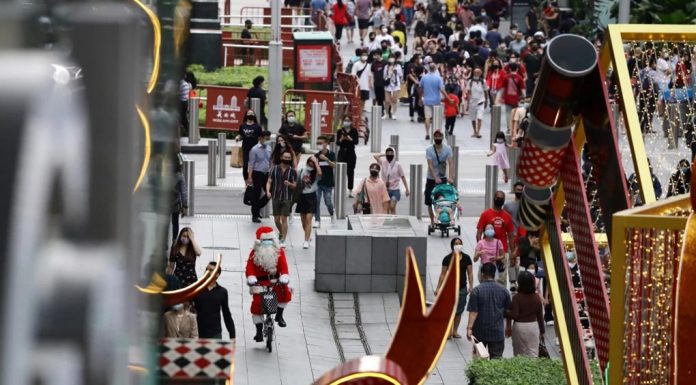 호주 크리스마스 러쉬 작별 11월 쇼핑 부상 The retail sector is expecting shoppers to get a jump on their spending, ahead of a possible slowdown in 2023. CREDITGETTY