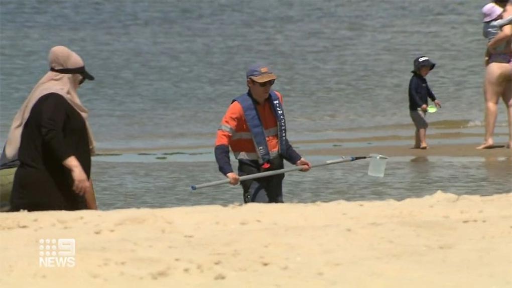 Victorians have been warned not to swim at Melbourne beaches due to the risk of gastro. (Nine)