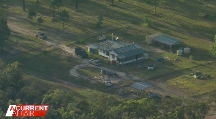 브리즈번 교사이자 교장, 어떻게 경찰 살인범으로 변했을까? Constable Matthew Arnold, 26, Constable Rachel McCrow, 29, and neighbour Alan Dare all lost their lives at a Wieambilla property. (A Current Affair)