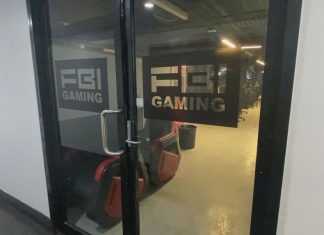 NSW 경찰 숨진 채 발견된 게이머 ‘의심스러운 죽음’ 조사 Police are investigating the 'suspicious' death of a man after his body was found near the FBI Cyber Cafe in Sydney's CBD. (Nine)