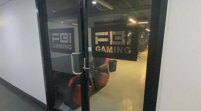 NSW 경찰 숨진 채 발견된 게이머 ‘의심스러운 죽음’ 조사 Police are investigating the 'suspicious' death of a man after his body was found near the FBI Cyber Cafe in Sydney's CBD. (Nine)