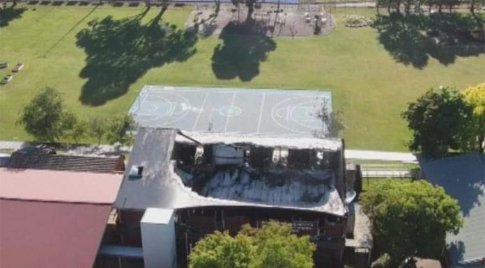 NSW, 12세 소년 방화로 300만 달러가 넘는 피해 Students were forced to return to home learning after the fire.