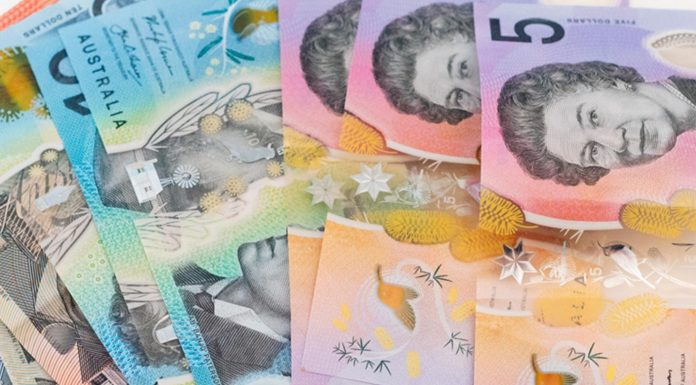 수백만 달러를 횡령한 NAB 사기꾼, 크리스마스를 감옥에서 melissa-walker-horn-hK4ZB2HUtEc-unsplash